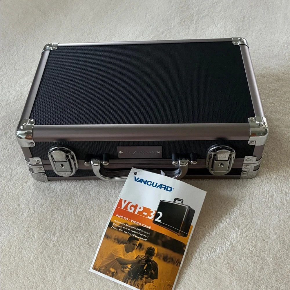 Vanguard VGP-3201 Photo/Video Case